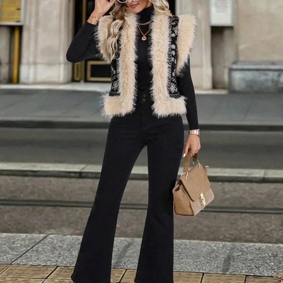 Black Casual Women's Floral Embroidered Plush Spliced Sleeveless Jacket - Picture 4 of 6